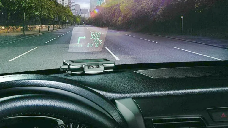 Установка проекционного дисплея (HUD) в Беларуси: польза, риски и типичные ошибки монтажа